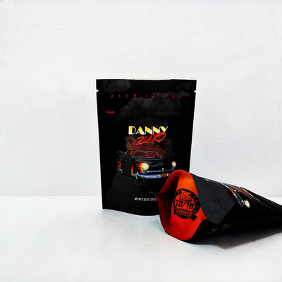 kupować Niestandardowe matte zapach odporny na dzieci zapinki torby Mylar 3,5g folia aluminiowa torby ziołowe online manufacture
